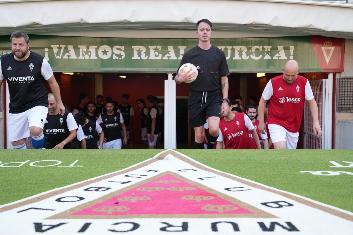 realmurciacfsad's tweet photo. CLUB EMPRESA | 𝗘𝗩𝗘𝗡𝗧𝗢. 
🏆 Hoy celebramos en el Estadio Enrique Roca de Murcia el 𝙏𝙤𝙧𝙣𝙚𝙤 𝙀𝙢𝙥𝙧𝙚𝙨𝙖 con todos nuestros socios del #ClubEmpresa 

⭐️ Agradecimiento especial a @estrellalevante, @ViventaMurcia, @Inmopolt1, @SuperLesco, @SisSeguros, @CSeoclic, https://t.co/91u3RaO3U2 y @BodegasLuzon