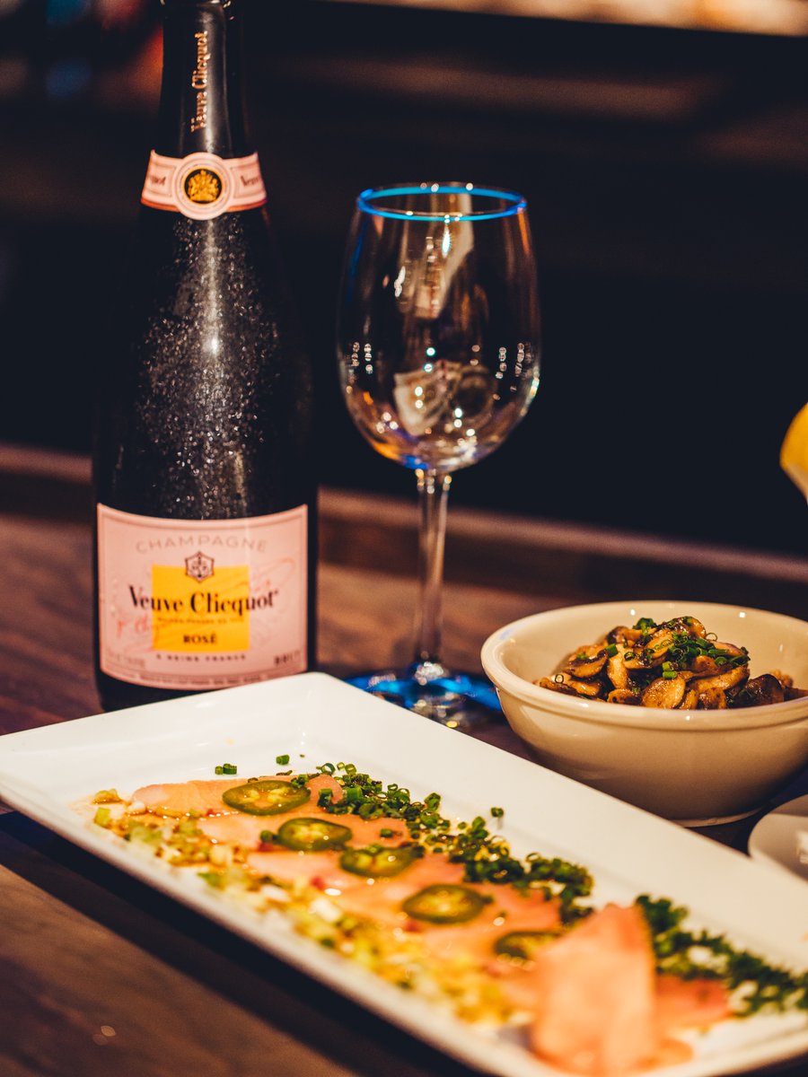 PrimalCutNYC's tweet photo. What do you like to drink with dinner? https://t.co/4f3EicucKU