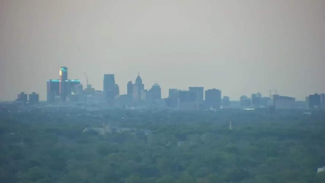 Lori Pinson Fox 2 (@loripinsonfox2) on Twitter photo SE MI is under an Air Quality Alert for unhealthy air due to smoke/increased particulates from wild fires in Canada. The Detroit Health Department recommends limiting your time outdoors. Wear a mask. Keep windows and doors closed. #CanadianWildfires #Detroit <a href="/FOX2News/">FOX 2 Detroit</a> SE MI is under an Air Quality Alert for unhealthy air due to smoke/increased particulates from wild fires in Canada. The Detroit Health Department recommends limiting your time outdoors. Wear a mask. Keep windows and doors closed. #CanadianWildfires #Detroit <a href="/FOX2News/">FOX 2 Detroit</a>