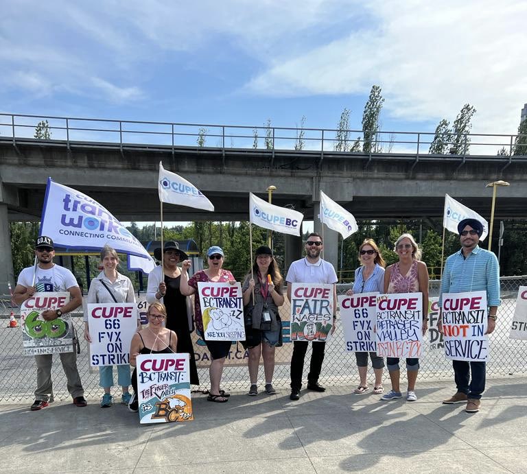 FVTransitStrike's tweet image. Day 101

WeNeedALift.ca

@CUPEBC @cupenat @dgawthcupe
#MembersStrongOnTheLine #WeNeedALift #bcpoli #canlab #bclab #picketline #walktogether #fairdeal #busdrivers #onedaylongeronedaystronger #BCTransit
#Transit #fightingforfairness #afairdeal
#StrongerTogether