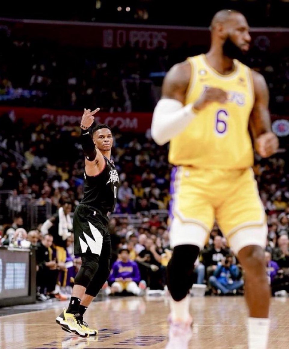 Hoopss's tweet photo. The craziest pic of the 2023 NBA season https://t.co/37dSoxeXrF
