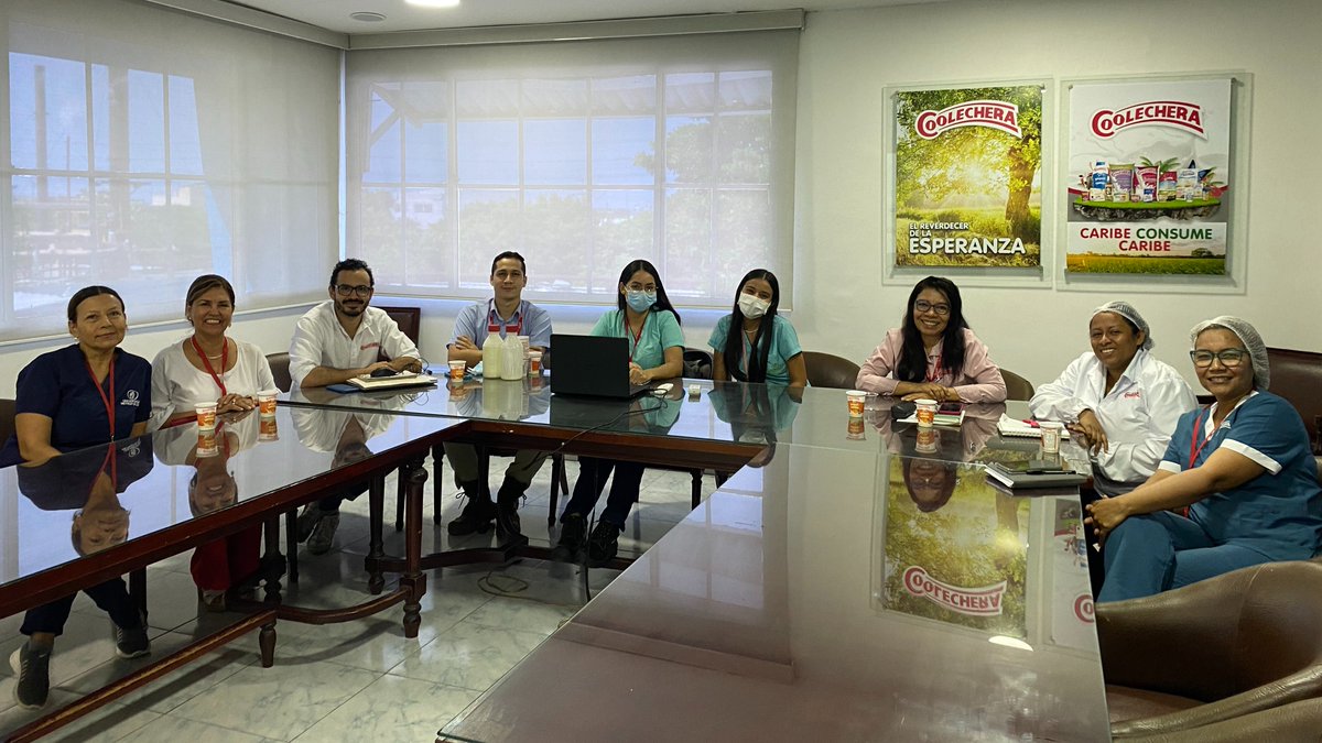 CoolecheraCo's tweet photo. #Coolechera junto a @UnimetroCO sigue trabajando en el mejoramiento de su panel sensorial, que fomenta la innovación de los productos y el mejoramiento de los mismos. https://t.co/yJ2ItS2dOg