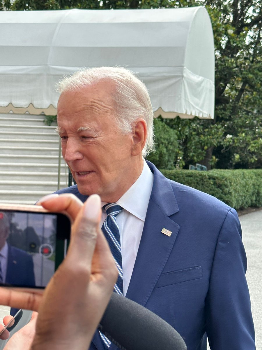 JenniferJJacobs's tweet image. Scoop: Biden has begun using a CPAP machine, per sources. The device is to treat longstanding sleep apnea, one of the people said. As Biden departed the White House this morning for Chicago, indentations from the CPAP straps could be seen on his face. Story by @jendeben and me.
