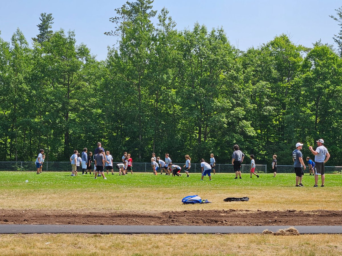 We had an awesome two days this week @LDFSchool hosting our annual T-Birds of Tomorrow Youth Football Camp! Excellent numbers and improvement in skill development made for a great camp! #bethehammer #tbirdpride #lakelandpride #lakelandunion