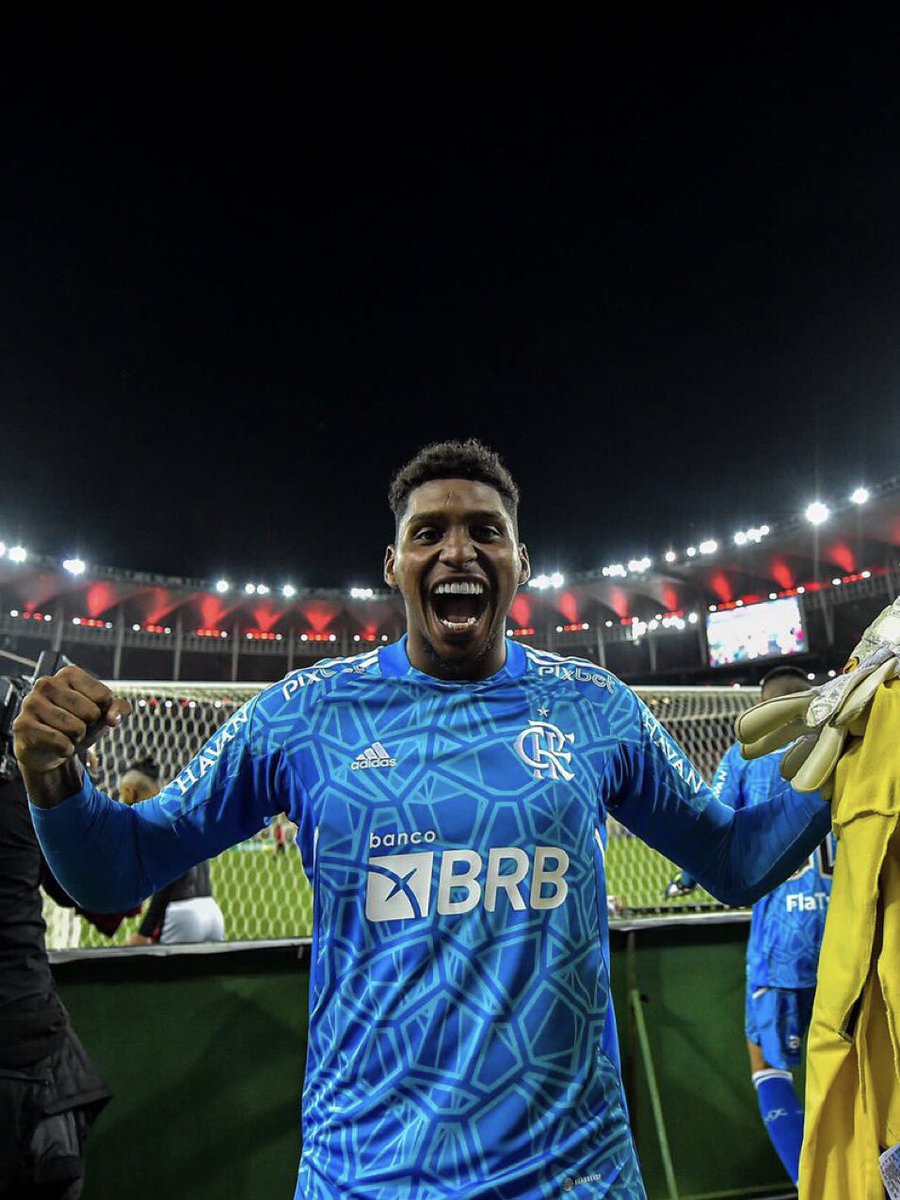 Marquinhos_RJ21's tweet photo. Paulo Sousa pediu ao Salernitana (ITA) para contratar Hugo Souza. Para atender ao pedido do treinador, o clube italiano traçou um plano para iniciar as negociações pelo goleiro.

Vale lembrar, que na passagem de Paulo Sousa no Flamengo, o goleiro Hugo era o titular do treinador + https://t.co/ATaEzxZUIK