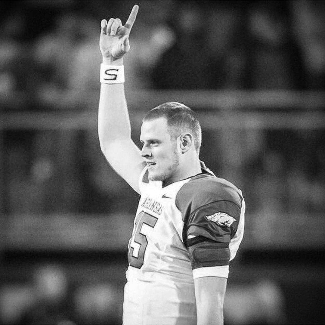 We join the <a href="/ArkRazorbacks/">Arkansas Razorbacks 🐗</a> community in mourning the loss of former football student-athlete Ryan Mallett.

The SEC sends condolences to his family, friends, teammates, and loved ones.
