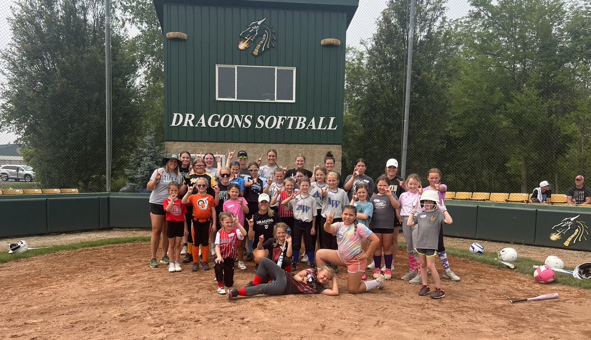Had a blast working with Future <a href="/TiffinUSoftball/">Tiffin University Softball</a> Dragons at our Prospect camp yesterday and Youth Camp today.

Thank you to our current players for their hard work and making these camps a positive experience! 

#GoGons 💚🐉
