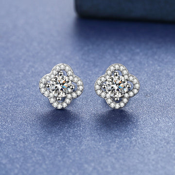 Get this fashion earrings to match your style! 

Link in bio! 🔥