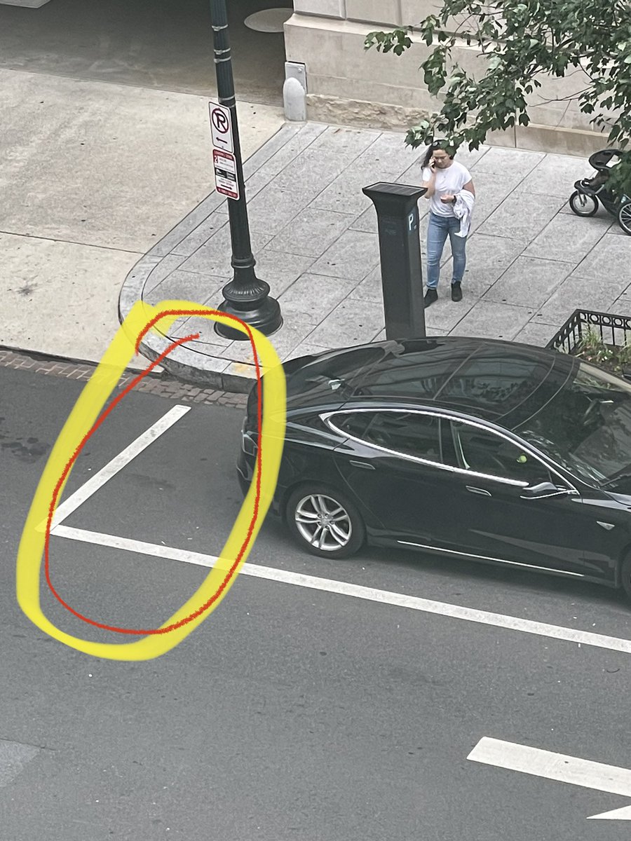 ShusontheHill's tweet image. Learn to park in #DC, please! There’s about 4 feet of unused space that nobody else can use, all because YOU DONT KNOW HOW TO PARK! We don’t have a lot of available parking in DC, Bruh, and you’re wasting it. #DMVproblems