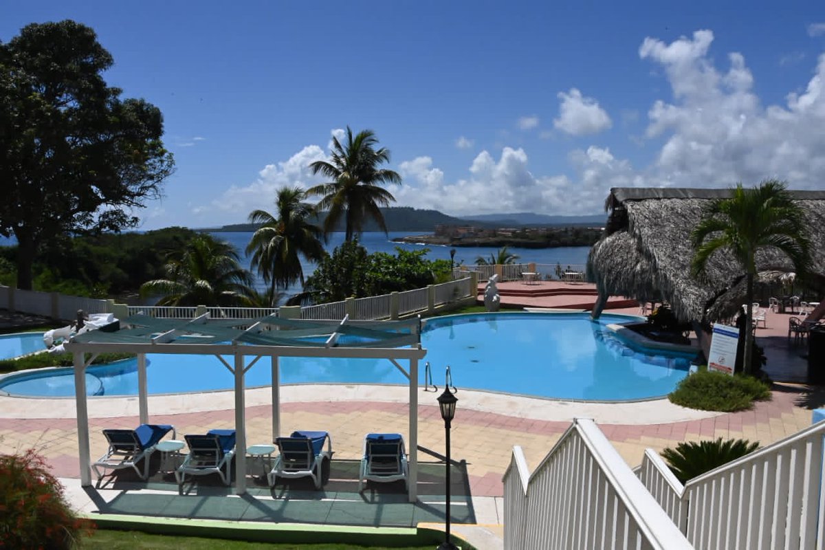 MMarreroCruz's tweet photo. En el hotel Porto Santo, evaluamos la estrategia de desarrollo del #Turismo, sector que debe jugar un papel protagónico de cara a la etapa veraniega.
Con las riquezas naturales del municipio, existen muchas potencialidades para desarrollar un turismo inclusivo, para todos. https://t.co/HkGqvXsedU