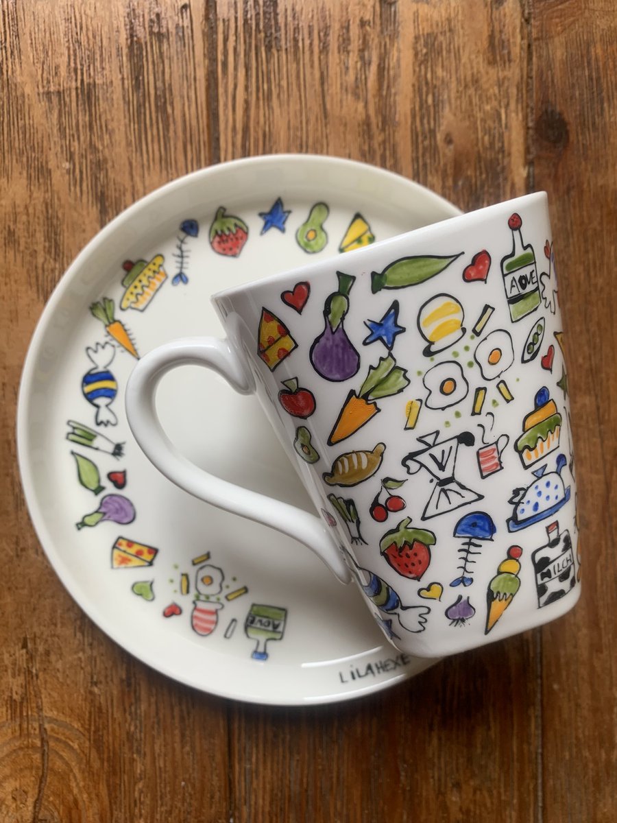 Pues el proximo 20 de julio ponemos nuevo horno. Por si quieres hacer un regalo. pintandoplatos.lilahexe.es/?m=1