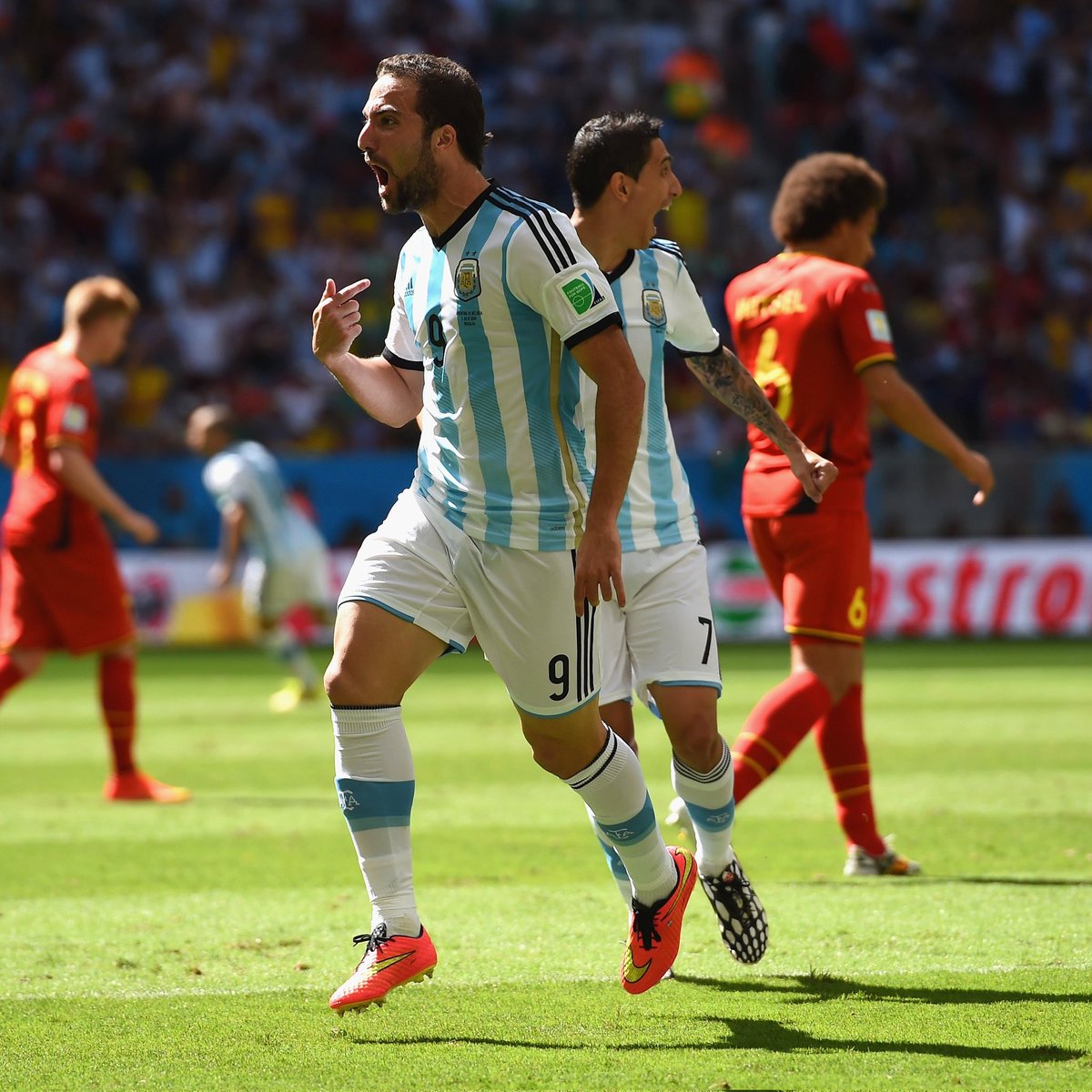 frabigol's tweet photo. Increíble que le peguen al tipo que nos metió en semifinales del mundo después de 24 años e hizo goles en Copa America y Eliminatorias, para defender a Lautaro Martinez, que erró el doble de goles, hizo menos de la mitad y tuvo la suerte de que el equipo lo acompañe, el Pipa no. https://t.co/yLgus0YTBB