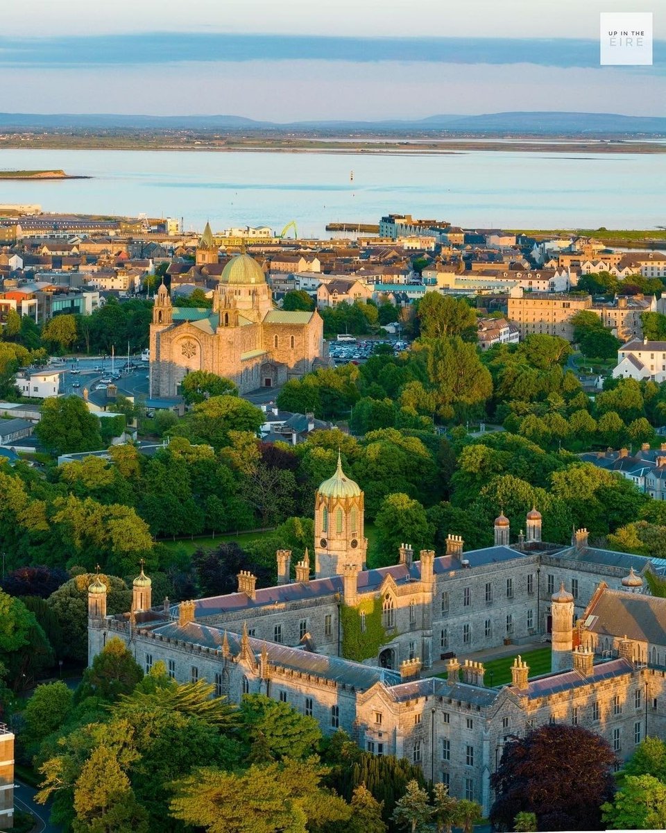 From the beautiful Quadrangle building, to the imposing Galway Cathedral, to the historic 14th century St. Nicholas' Collegiate Church... it's a city steeped in history & architectural beauty! 📚⛪😍🇮🇪

📸 @UpInTheEire_
📍 Galway City, Ireland

#Galway #Ireland #VisitGalway
