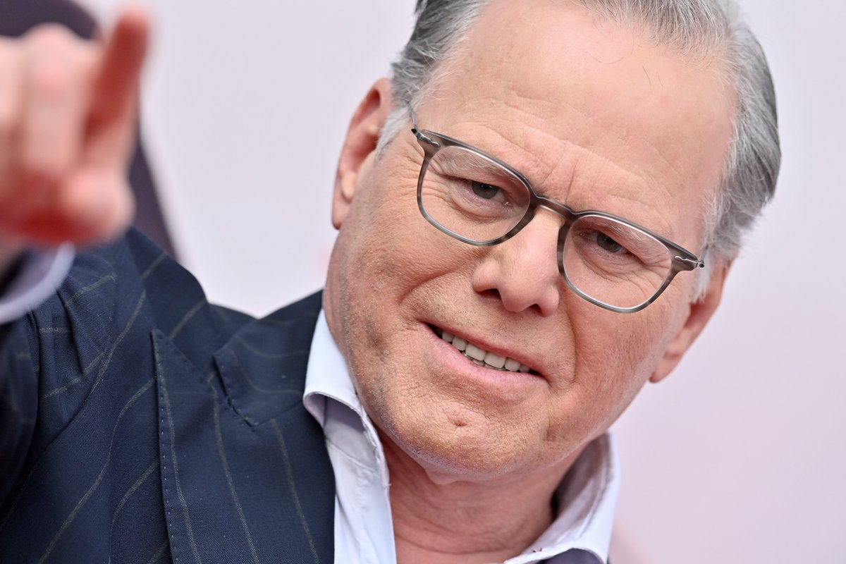 Warner Bros. Discovery CEO David Zaslav has been invited to join the Academy. bit.ly/3pr3YYh