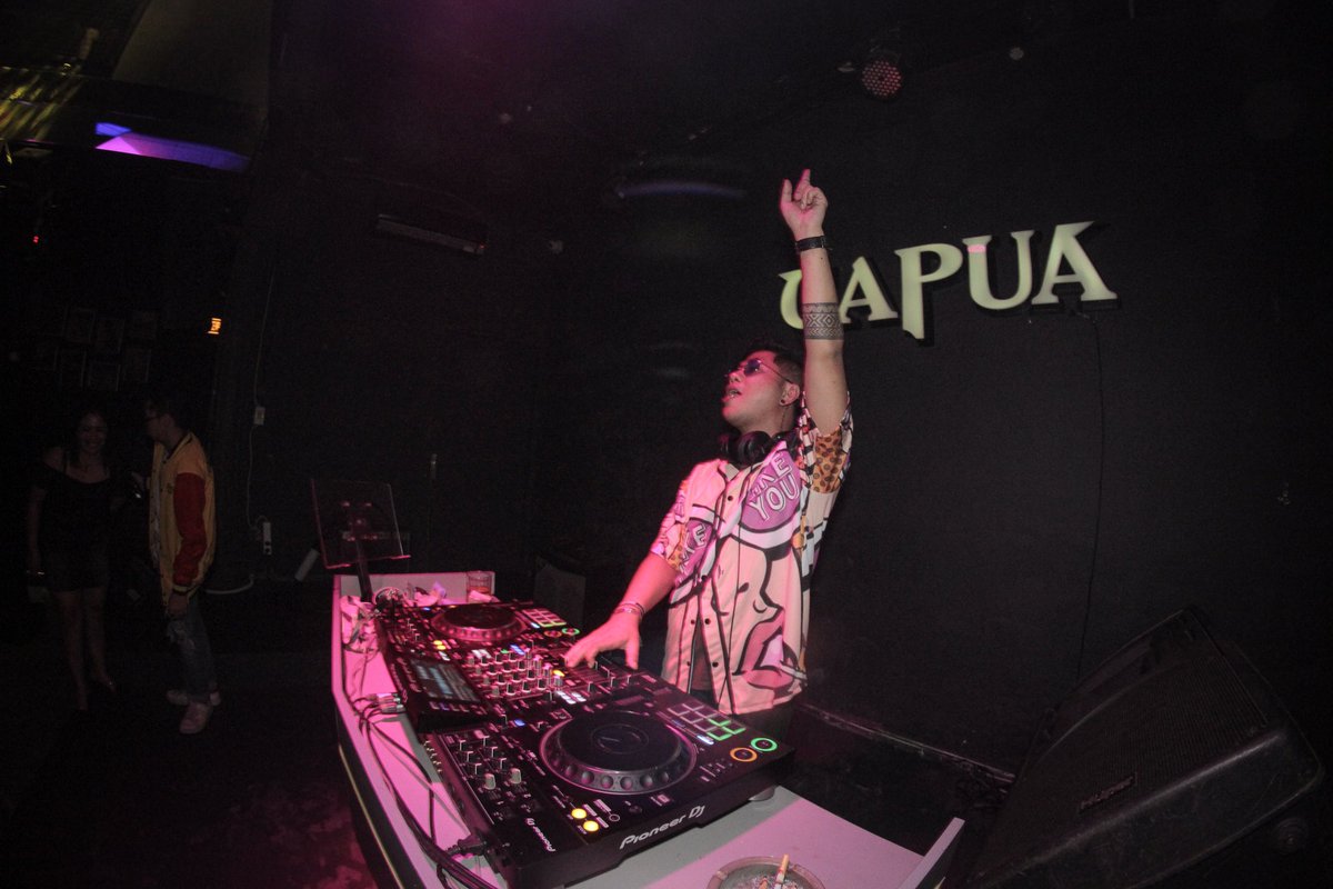 out now! new music!

Adieh Flowz Live at Capua Malang (After Movie)
youtu.be/vdQjfjlonbY