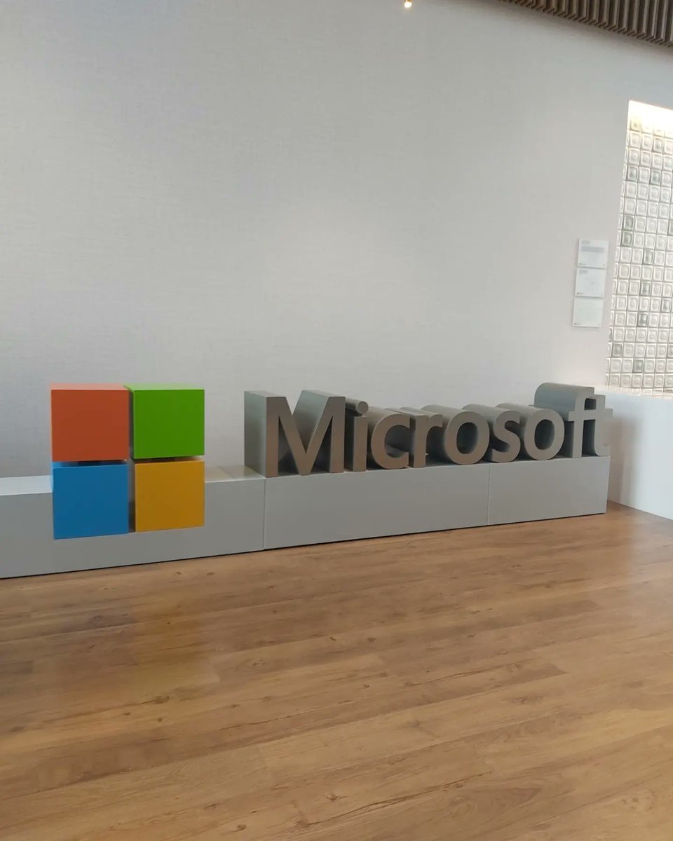 aylin_dam21's tweet photo. Una gran experiencia en MS BUILD🤩 muchos conocimientos nuevos sobre Copilot qué es el futuro de Microsoft #msbuildmx #Microsoft https://t.co/Se6cg3PvOU