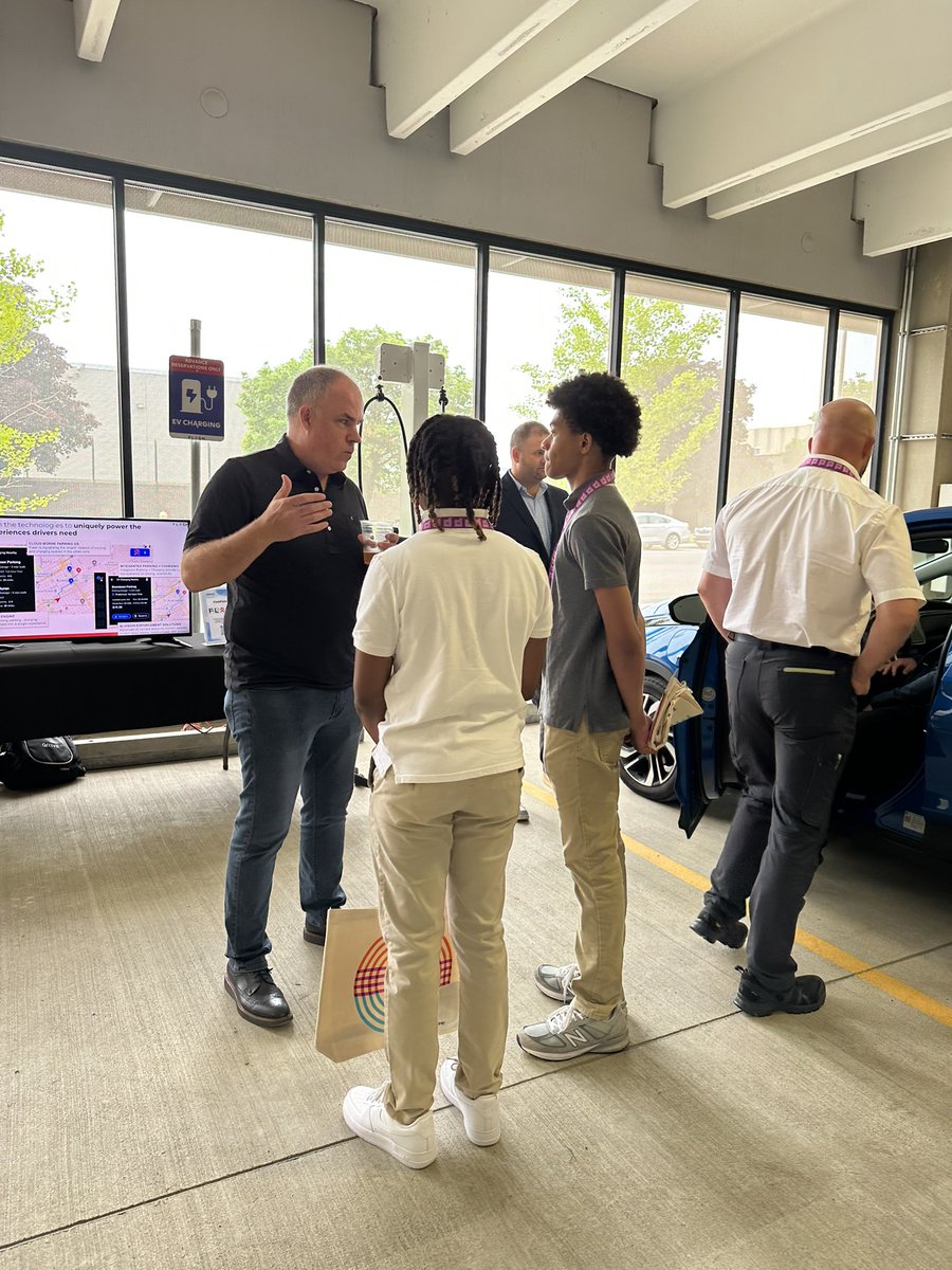 Yesterday’s Mobility Meetup hosted by @MICHauto was a huge success! Thanks to @MEDC for joining and to @ParkRite for being a great partner at the Detroit Smart Parking Lab.