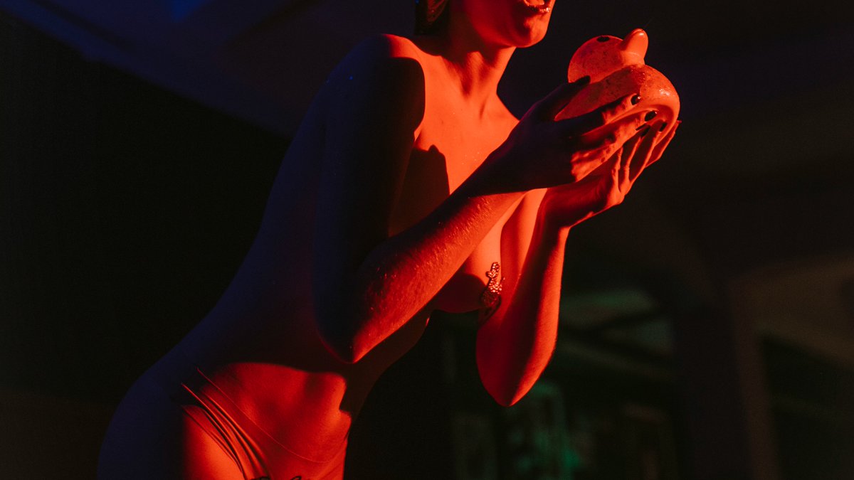 willowsprinkle_'s tweet photo. new post on my #onlyfans ❕
see it now, free, link in bio 🔝 tips hugely appreciated! 💸
#onlyfansgirl #fansly #egirl #performer #burlesque #stripper #paypiggieswanted https://t.co/A22ohqQxJf