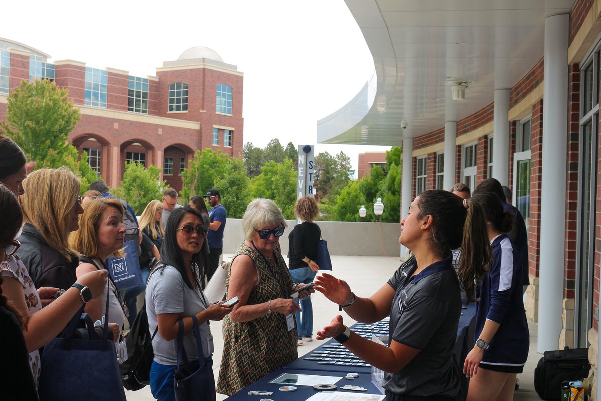 UNevadaStrong's tweet image. Another day of new student orientation is complete! Looking forward to seeing all the new students in the fitness center🐺💪
#NevadaStrong #NewStudents #GoPack #Gym