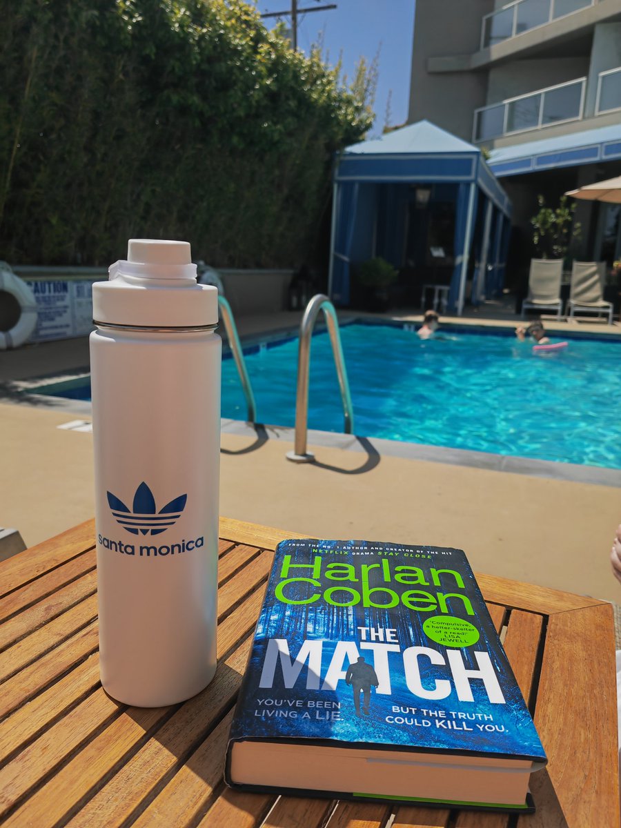HowManyMiles_'s tweet photo. Love exploring Santa Monica and Venice, but also enjoying some pool time with my latest @HarlanCoben book and a cool drink (yes, I really did buy a Santa Monica @adidas bottle).

#California #booklovers #adidasbloggercommunity https://t.co/5qwyKrg8RV