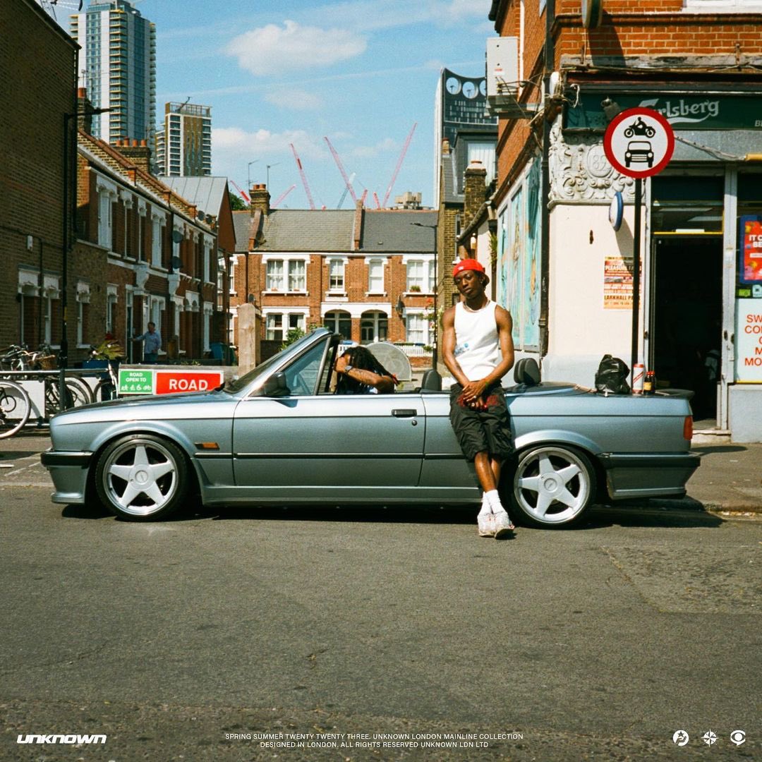 From meeting in college —> launching a global brand that would change the streetwear industry forever. 

Brands We Love: Unknown London

Meet Unknown London, a streetwear fashion brand launched in 2016 that started out as a fun project. After selling it to friends and family, the