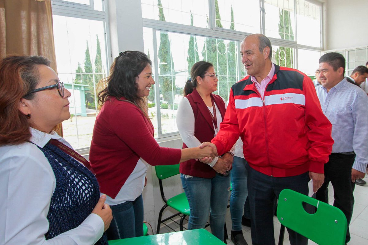 natycastrejonv's tweet photo. En mi recorrido por el @COBAEH_HGO de #Tlahuelilpan escuché a madres y padres de familia, así como a las y los docentes de esta institución; para el sector educativo es muy importante conocer sus inquietudes con el fin de acercar todos los recursos a nuestro alcance a efecto de que la juventud se desarrolle en las mejores condiciones posibles.

#PrimeroLaEducación #NatyCastrejón
