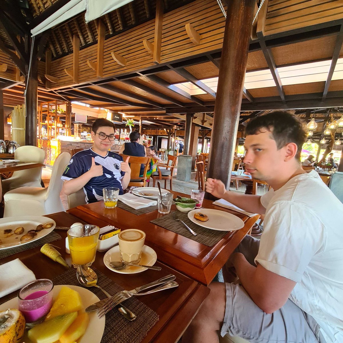 Good morning from Bali, any jet-laggers? 👍

Our first #BaliMajor match is vs <a href="/ShopifyRebels/">Shopify Rebellion</a> @ 10am CIT ⛅
 
#WhereLandMeetsSea #LetsGoLiquid