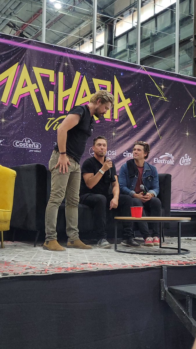 InherenteR's tweet photo. @hansonmusic en el festival @MachacaFestival #Monterrey
#inherenterock #hanson #hansonfans #Machaca https://t.co/RiTU2LqLBq
