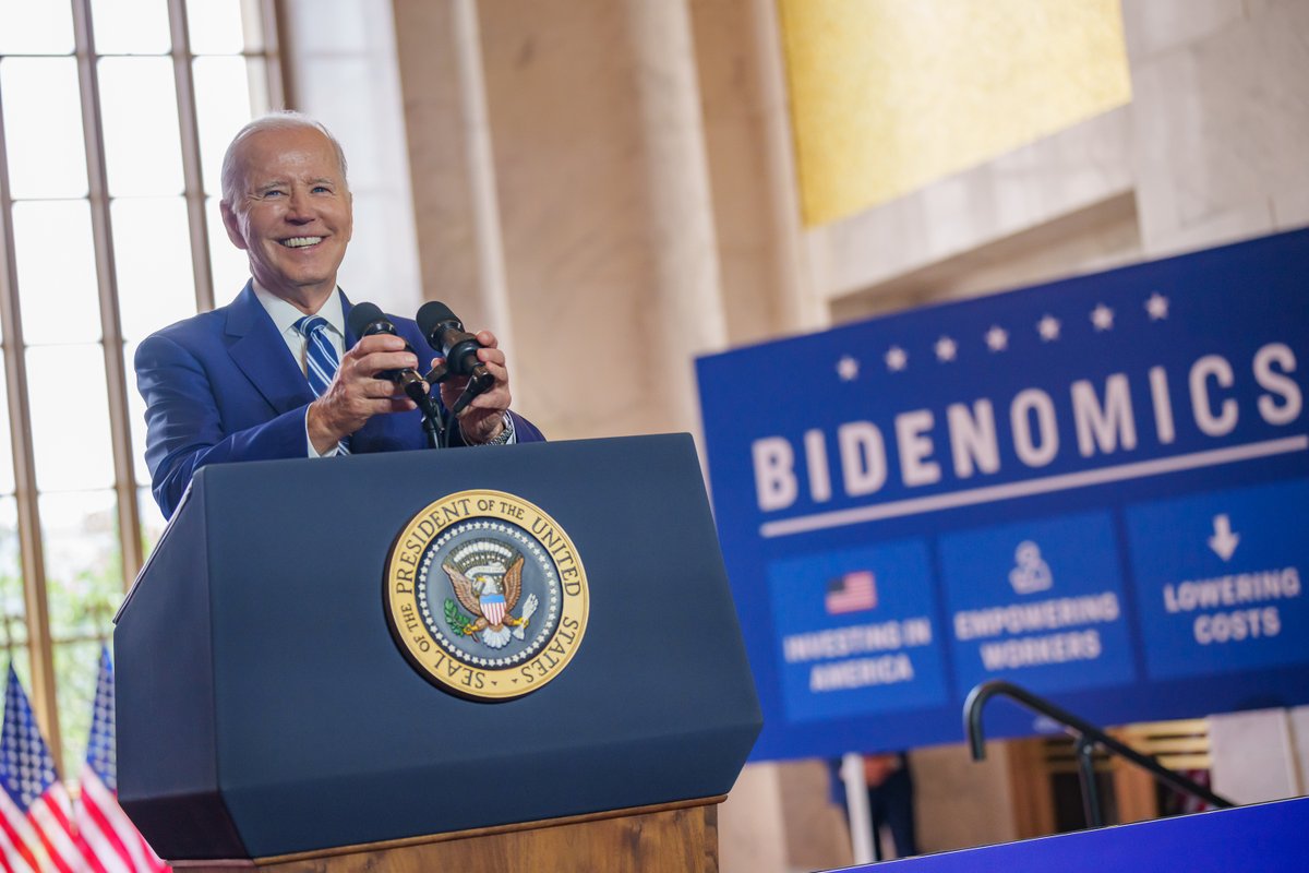 POTUS46Archive's tweet photo. Bidenomics as an economic philosophy will not only restore the American dream – it’ll bring us together as a nation.

I’ve long said it’s never been a good bet to bet against America.

And I can honestly say I’ve never been more optimistic about America’s future. https://t.co/FwSRBRNoFs