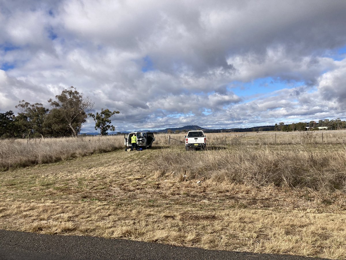 peterjameswills's tweet photo. Santos getting ready to survey enclosed travelling stock route on the Kamilaroi Highway on the corner of Bundella Road to progress the Hunter Gas pipeline #liverpoolplains #auspol #nswpol #narrabrigas https://t.co/ZMY4BiK4Iv