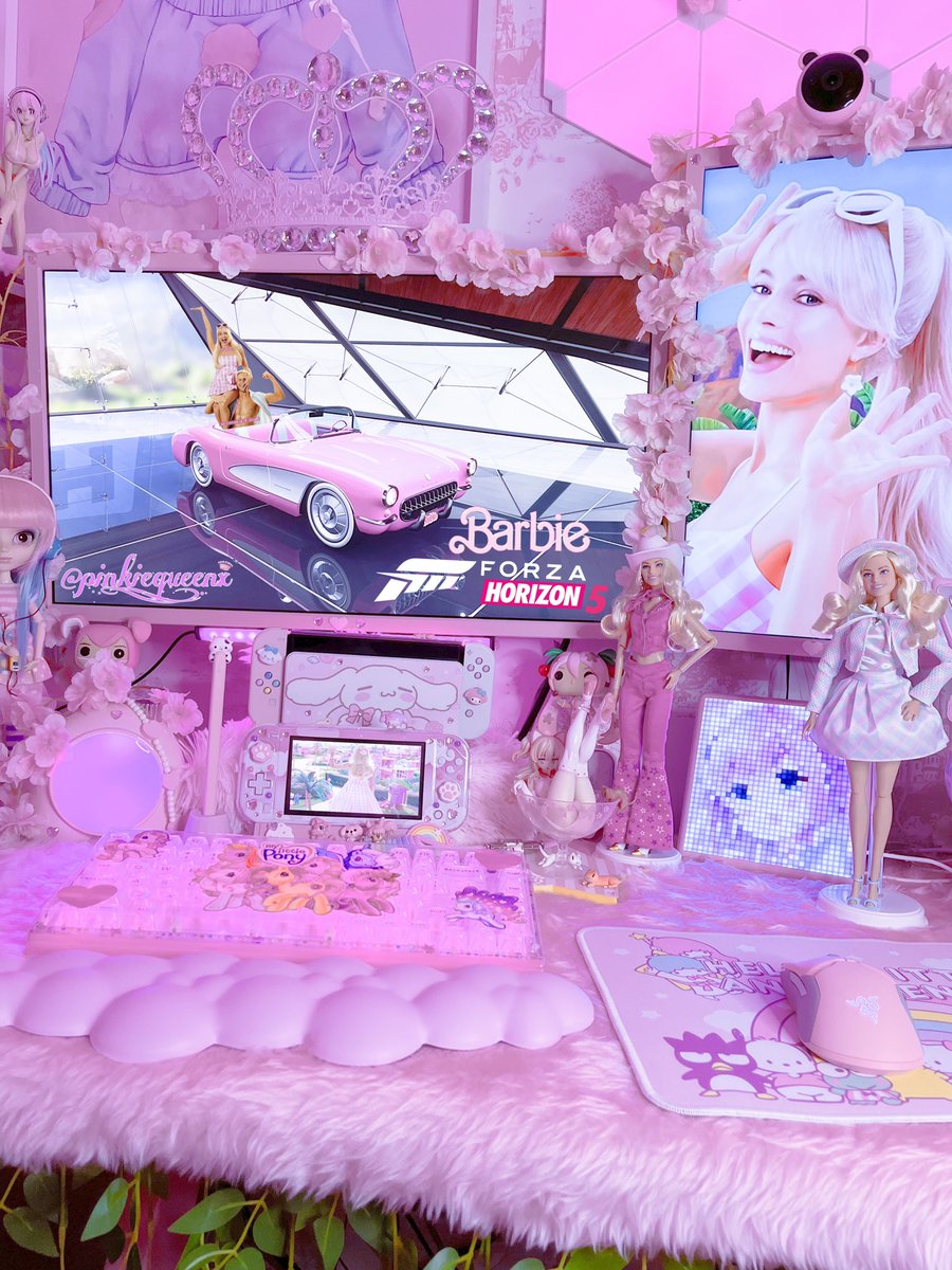 Barbies car in #ForzaHorizon5 😱🙌🏻💗
#BarbieTheMovie #Barbie #pinksetup #pinkgaming #kawaiisetup #kawaiigirl #barbiegirl #pinkpinkpink #PastelLove #gamergirl