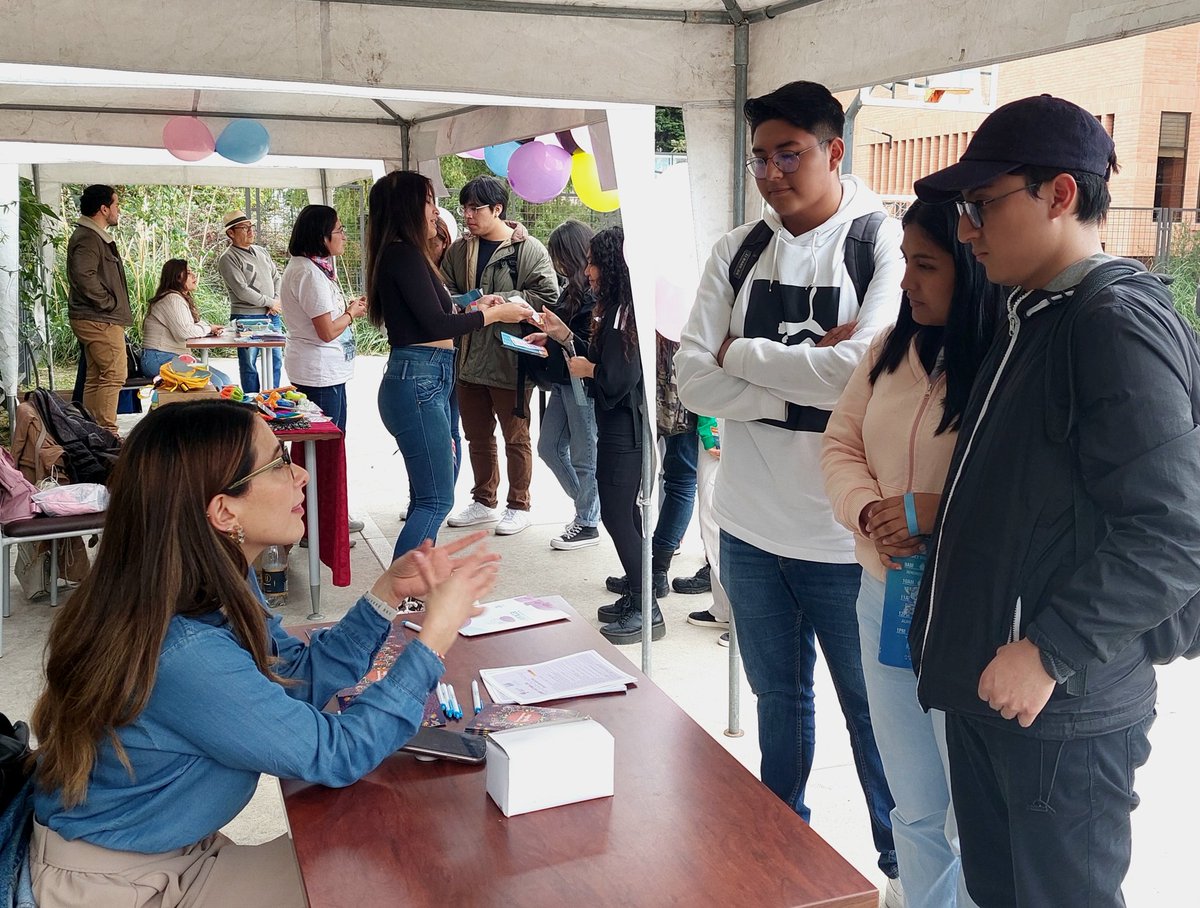 CCPDCUENCA's tweet photo. Juntos por la igualdad de género 🌈

Participamos en el evento en conmemoración del Día del Orgullo LGBITQ+ organizado por @udecuenca y @CuencaLGBTI, siempre comprometidos a trabajar por la diversidad inclusiva y sin perjuicios.

 #CuencaSiente #amorporcuenca https://t.co/EyR591SZOc