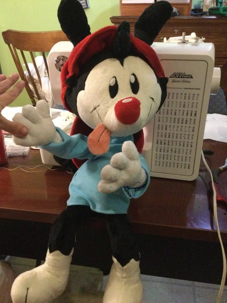 We finally have another Wakko Animaniacs plush up for sale!! You can find him over on our Etsy!  He's 21 inches tall and super soft and hugable!
etsy.com/listing/113097…
#animaniacs #wakkowarner #etsystore #etsyshop #animaniacsfanart #zanytwt #fanart