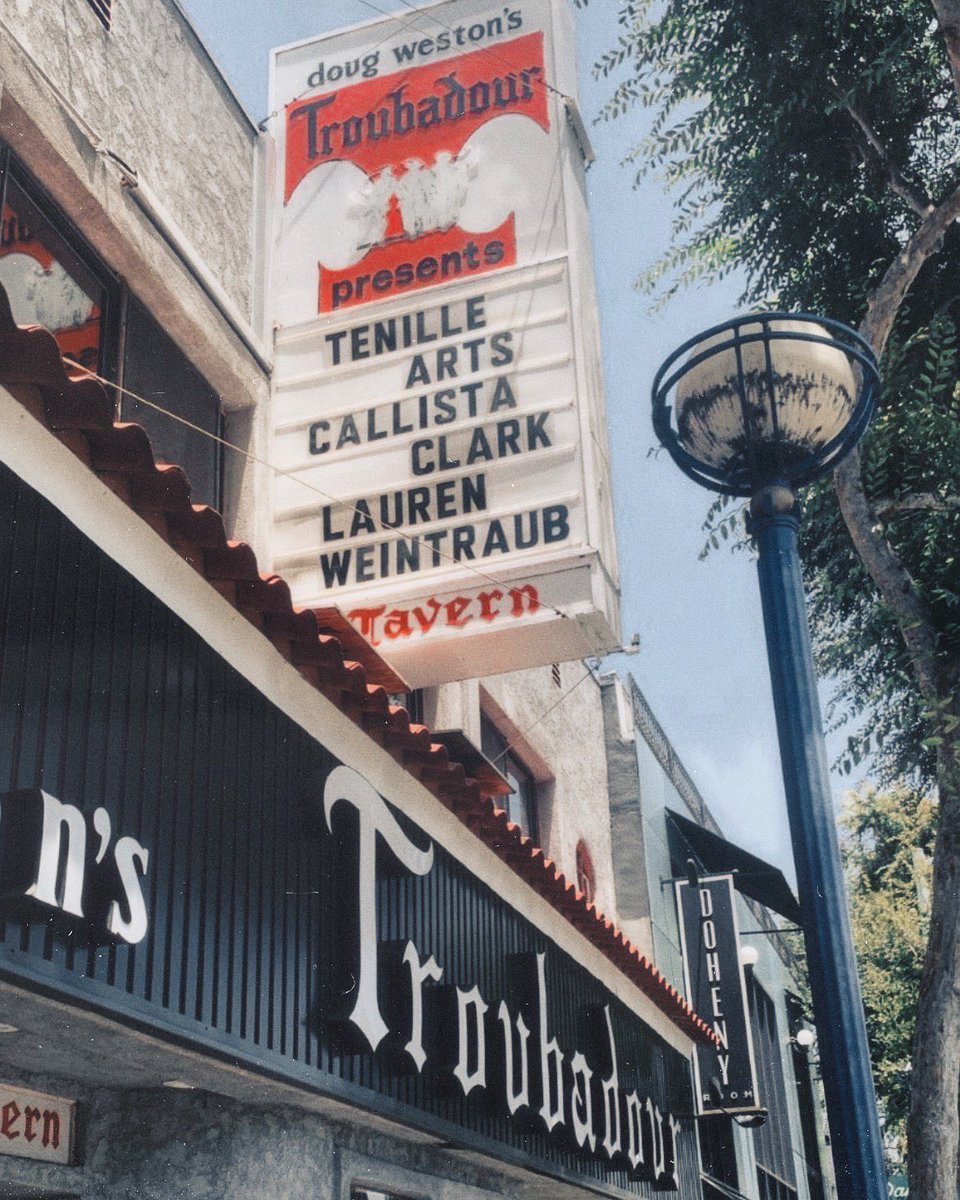 Tonight’s the night! 💫 

Our very own <a href="/kelsdrawhorn/">Kelsey</a> will be at the show and your girl will be drowning from FOMO watching all the content from bed 🫠 - Becca

📸: <a href="/marenmrris/">vannah is on cloud 9 ☁️🩷</a>