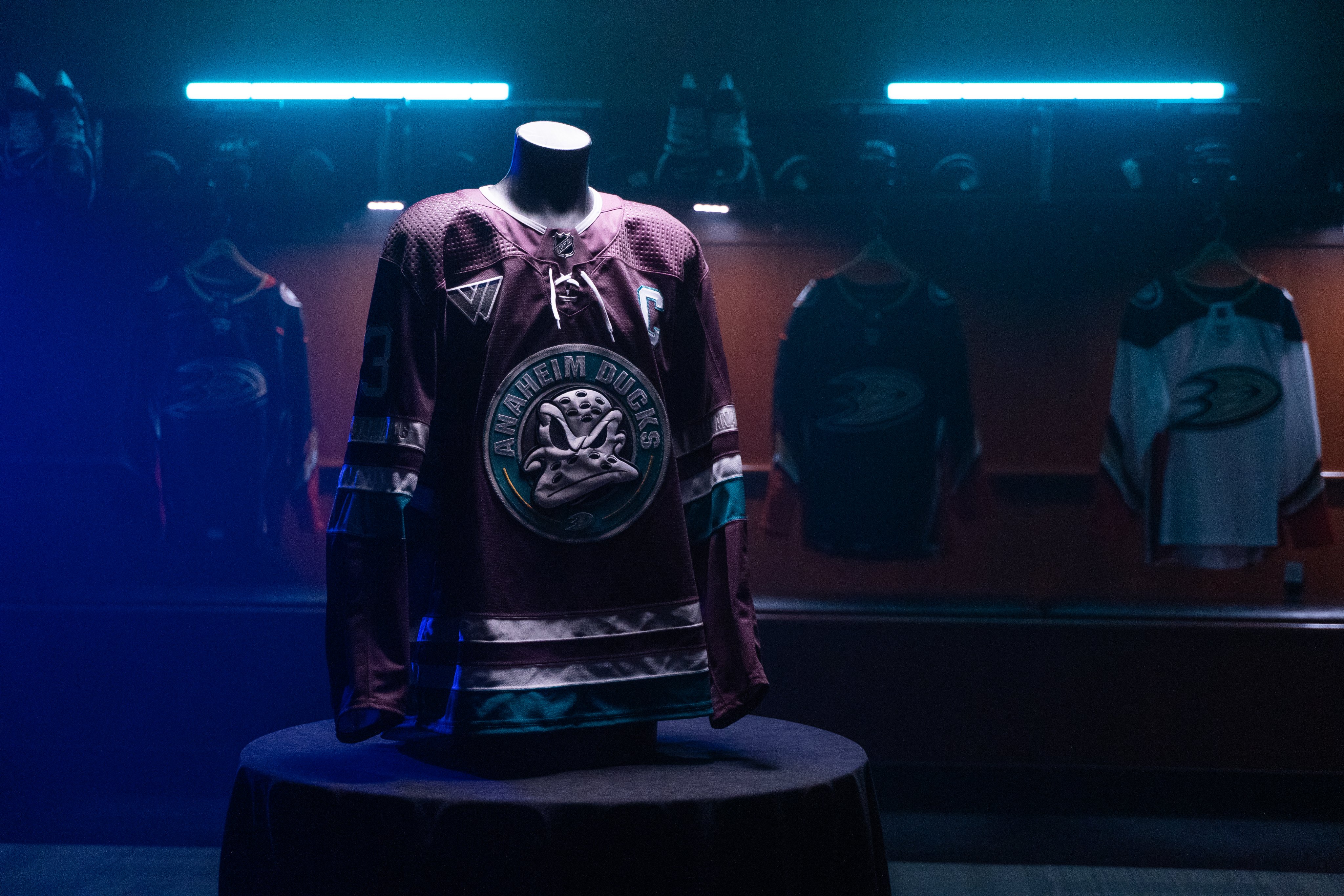 Anaheim Ducks bring back Mighty Ducks logo for third jersey, with