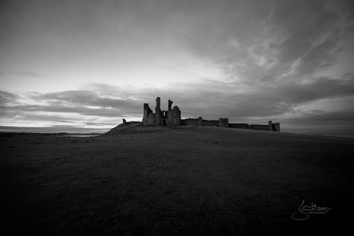 Dunstanburgh Castle at Dusk
#landscapephotography #monochromephotography #blackandwhitephotography #northumberland #dunstanburghcastle
