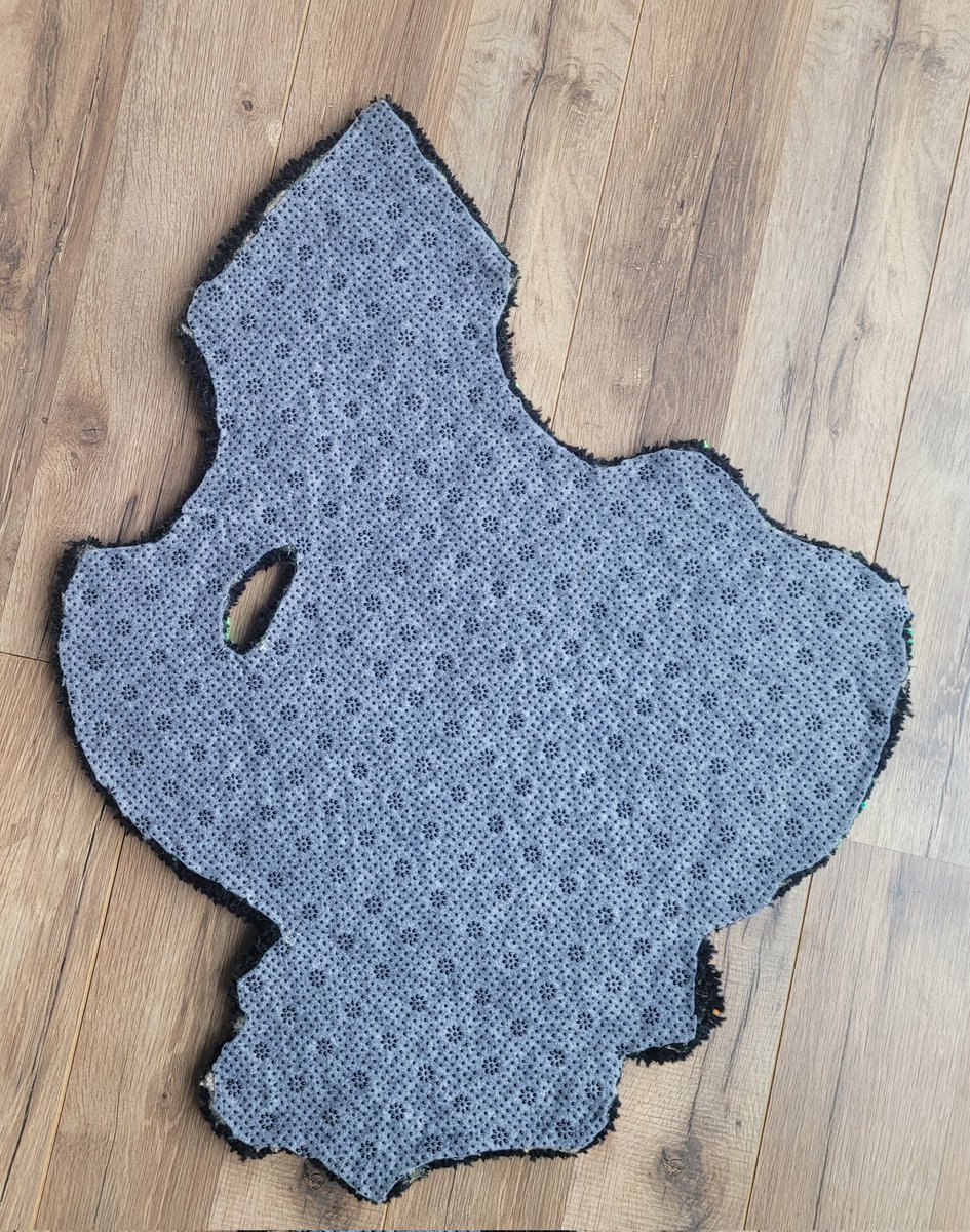 Rug_In_A_Week's tweet photo. Rug number 23 complete.

This is the Pokemon Sewaddle.
Not super familiar with gen 5 but yeah, cute little dude.

Overall I think it came out quite well. The color selection is a little off but that's just cause the colors available for yarn are limited. https://t.co/CW1S1CU59G