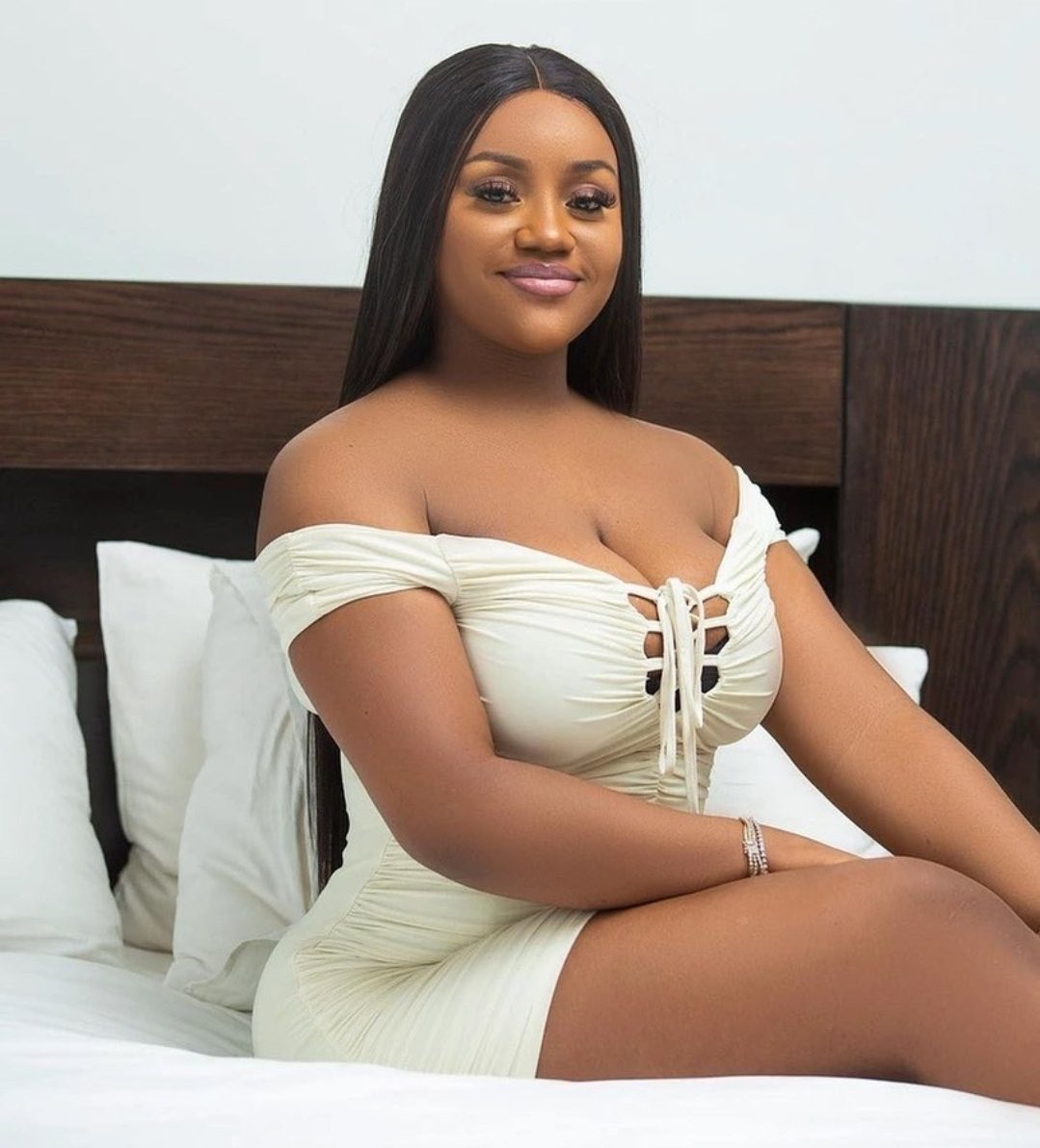 AustineVersatil's tweet photo. The society that teaches a man that he doesnt deserve a woman for being broke has no business telling him to keep only one woman when he becomes rich. 
Davido Chioma Anita Ivanna Bay Sophia Olosho #gistlover Ashawo Yvonne Nelson Assurance Call Anita https://t.co/U6mbs1iMRn