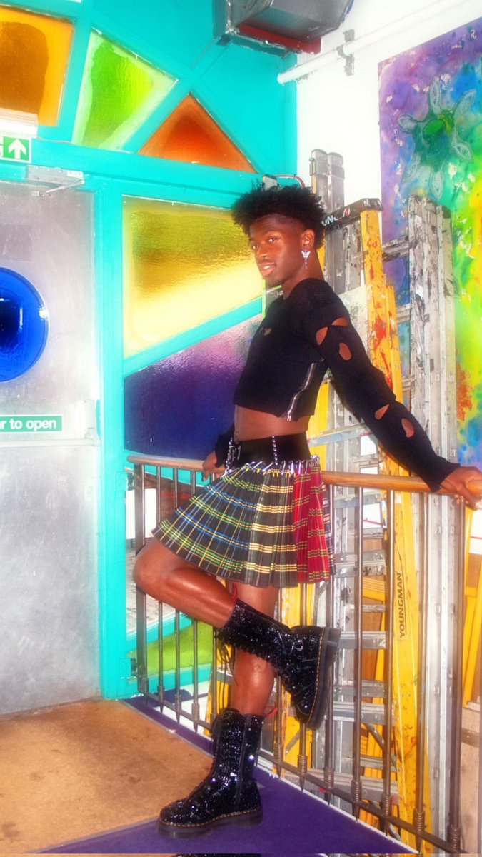 🤳| Lil Nas X em nova atualização no Instagram.