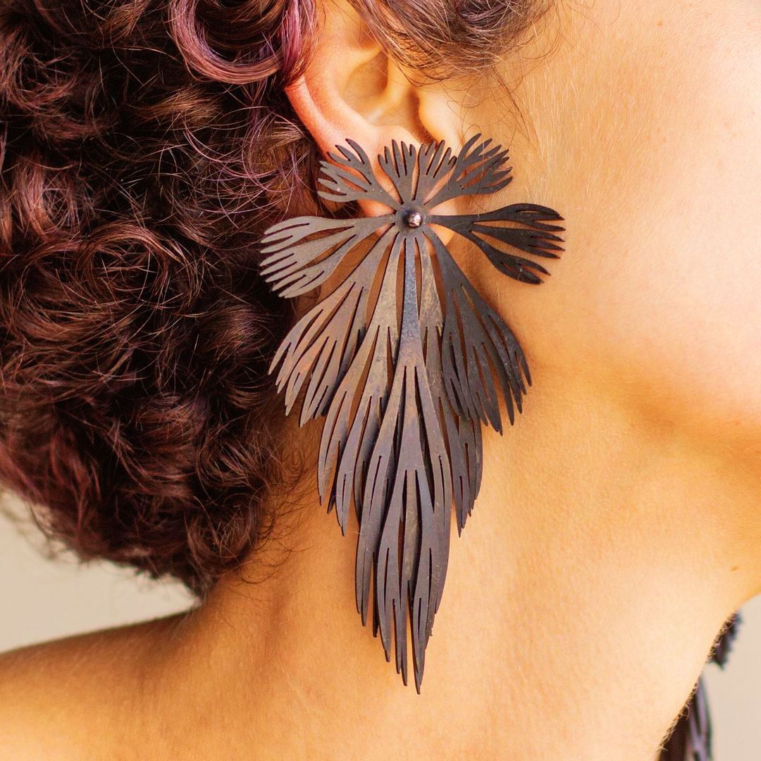 designTun's tweet photo. Tudo em constante transformação 🍂 Inspirado nos fungos, imprescindíveis no ciclo de vida e morte da natureza.✨🍄 

Brinco Mini Mush
Brinco Mush
#designtun #joiasdeborracha #rubberjewelry #contemporaryjewelry #bijoucontemporain https://t.co/MZKrAnsS0U