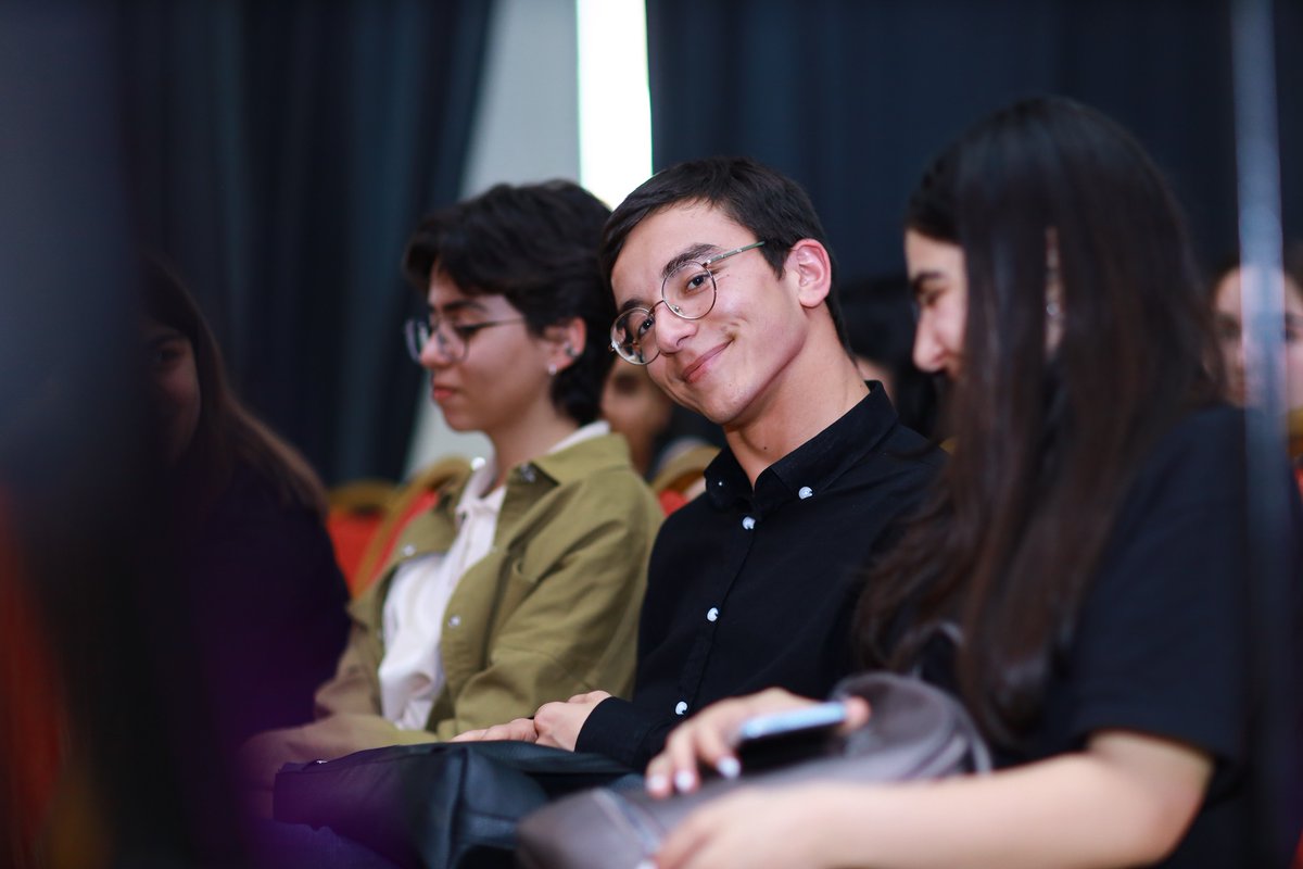 eif_hightech's tweet image. ⚡️Speakers Vanane Boryan and Anna Vahrami talked about the opportunities offered by art and science in the modern world, then Gohar Martirosyan presented about the VR cinematic language.

#WiDS2023 #WiDSArmenia #CreativeCognition #WomeninData #WomenIndatascience #DataScience