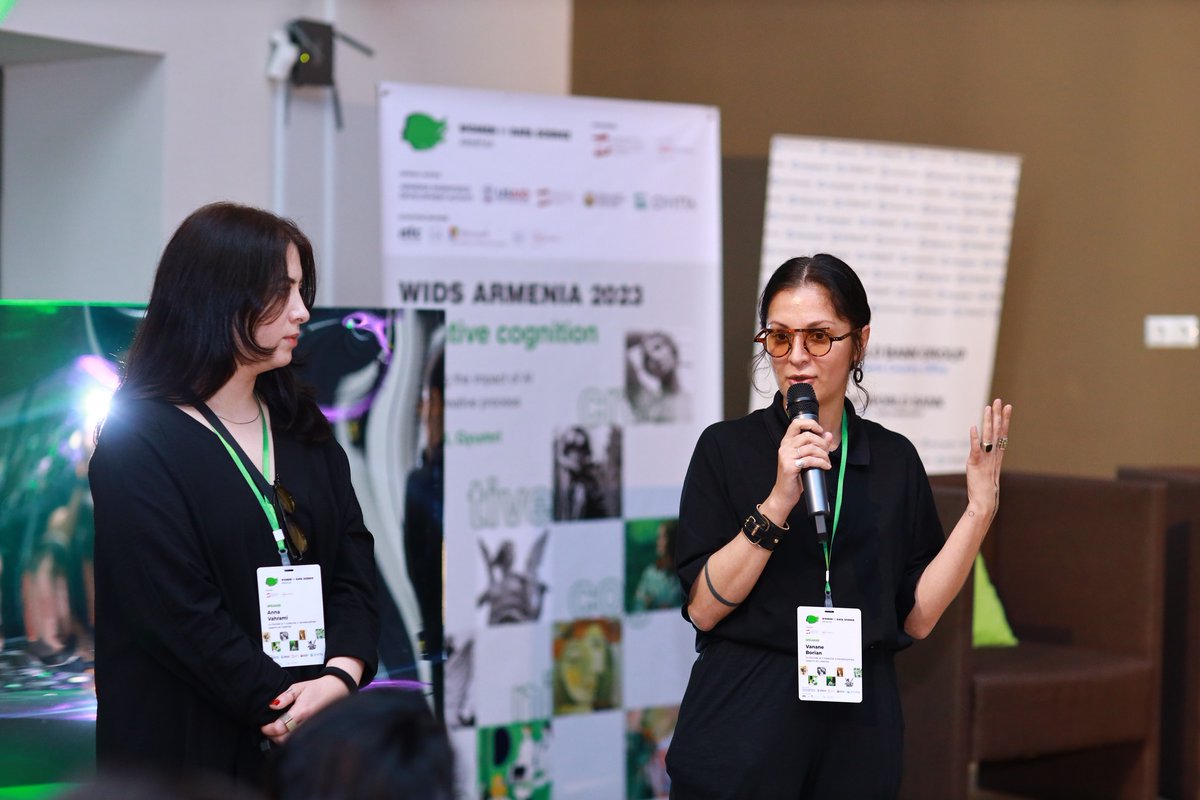eif_hightech's tweet image. ⚡️Speakers Vanane Boryan and Anna Vahrami talked about the opportunities offered by art and science in the modern world, then Gohar Martirosyan presented about the VR cinematic language.

#WiDS2023 #WiDSArmenia #CreativeCognition #WomeninData #WomenIndatascience #DataScience