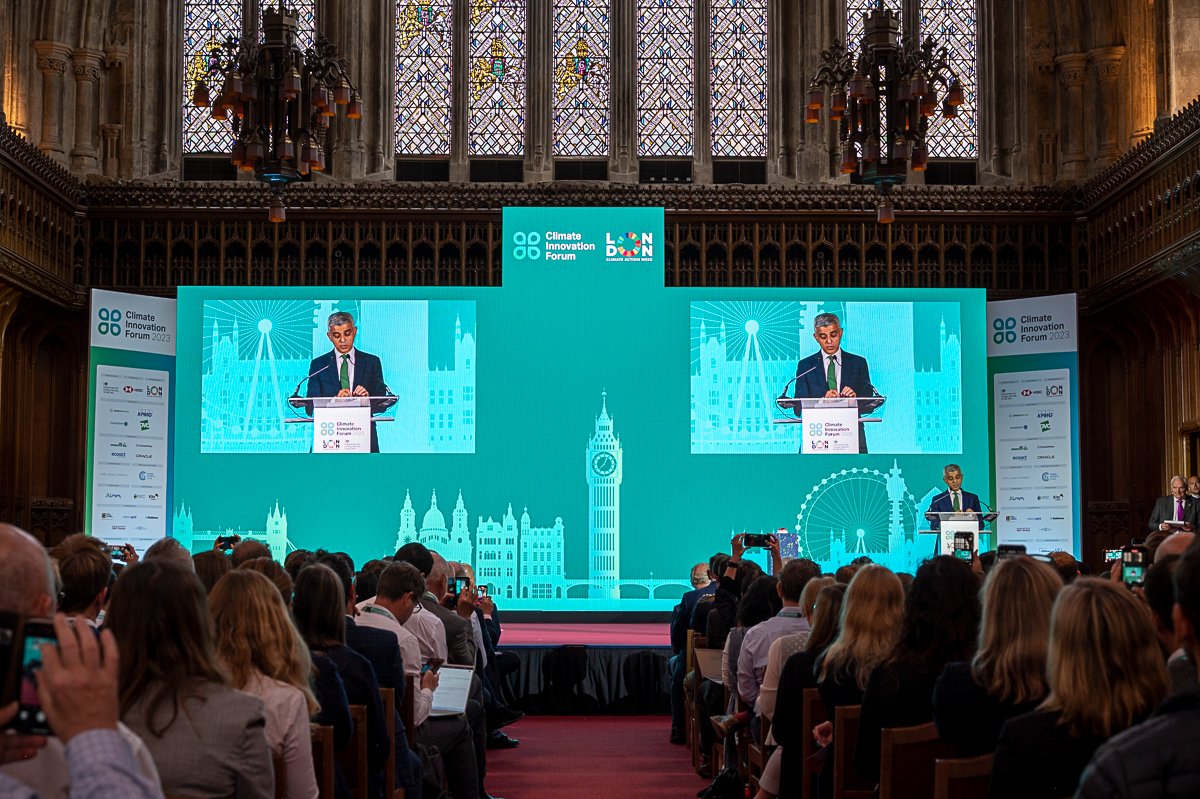 SadiqKhan's tweet image. 🌎 When it comes to protecting the environment, His Majesty King Charles III deserves great credit both for his foresight and the clarity of his convictions.

It was a true honour to join him on the main stage at London Climate Action Week with @Climate_Action_ today. #LCAW2023