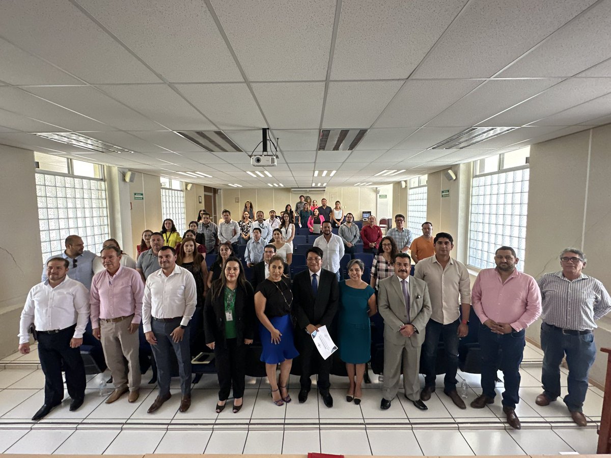 InfamDgo's tweet photo. 👨‍👩‍👧‍👦|Gracias al maestro @JuanBaljarg Director general del IAPF, quien comparte con directores municipales y su personal de vinculación, la charla  "Políticas Públicas en perspectiva Familiar". Con estas acciones promovemos gobiernos familiarmente sostenibles🙌🏼✨

#ElFuturoEsContigo https://t.co/RA7BBjPdg2
