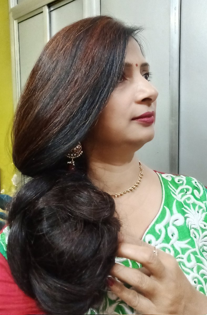 smitalonghair's tweet photo. Long Hair Bunπ
.
#smitalongesthair #smitasrivastava #hair #mylife #mybeauty #beautifullonghair #naturallonghair #hairinspiration #hairoftheday #hairbunstyle #hairstyle #longhairbun #hairdivas #supebbun #kneelengthair #bun #bundrop https://t.co/mkw3JpiDcG