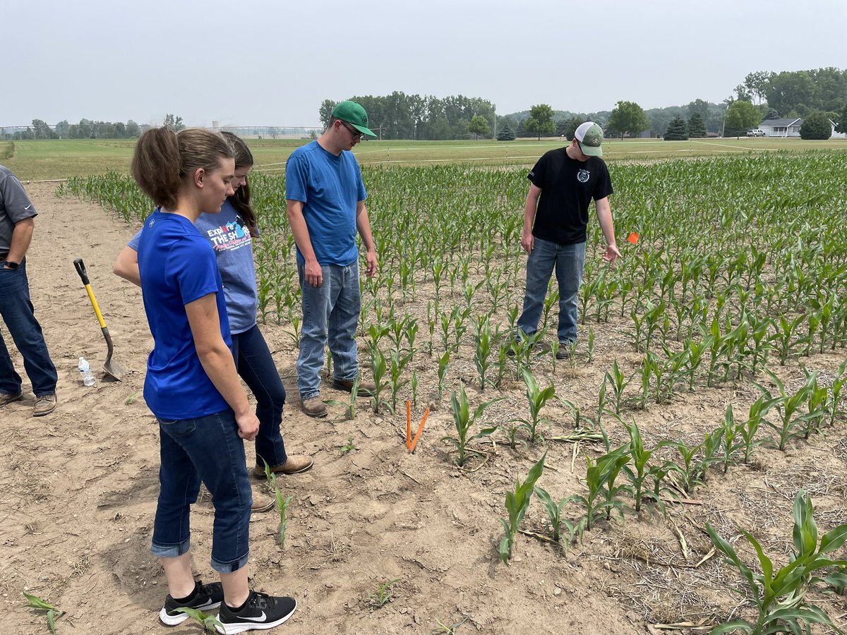 specProjectsLab's tweet image. Our FFA Crop Management Teams attended the FFA CMC Field Day @theAgroExpo @agroliquid @MichiganFFA This year we have a corn and a soybean team. @SJSHSPanthers @StockCommNews