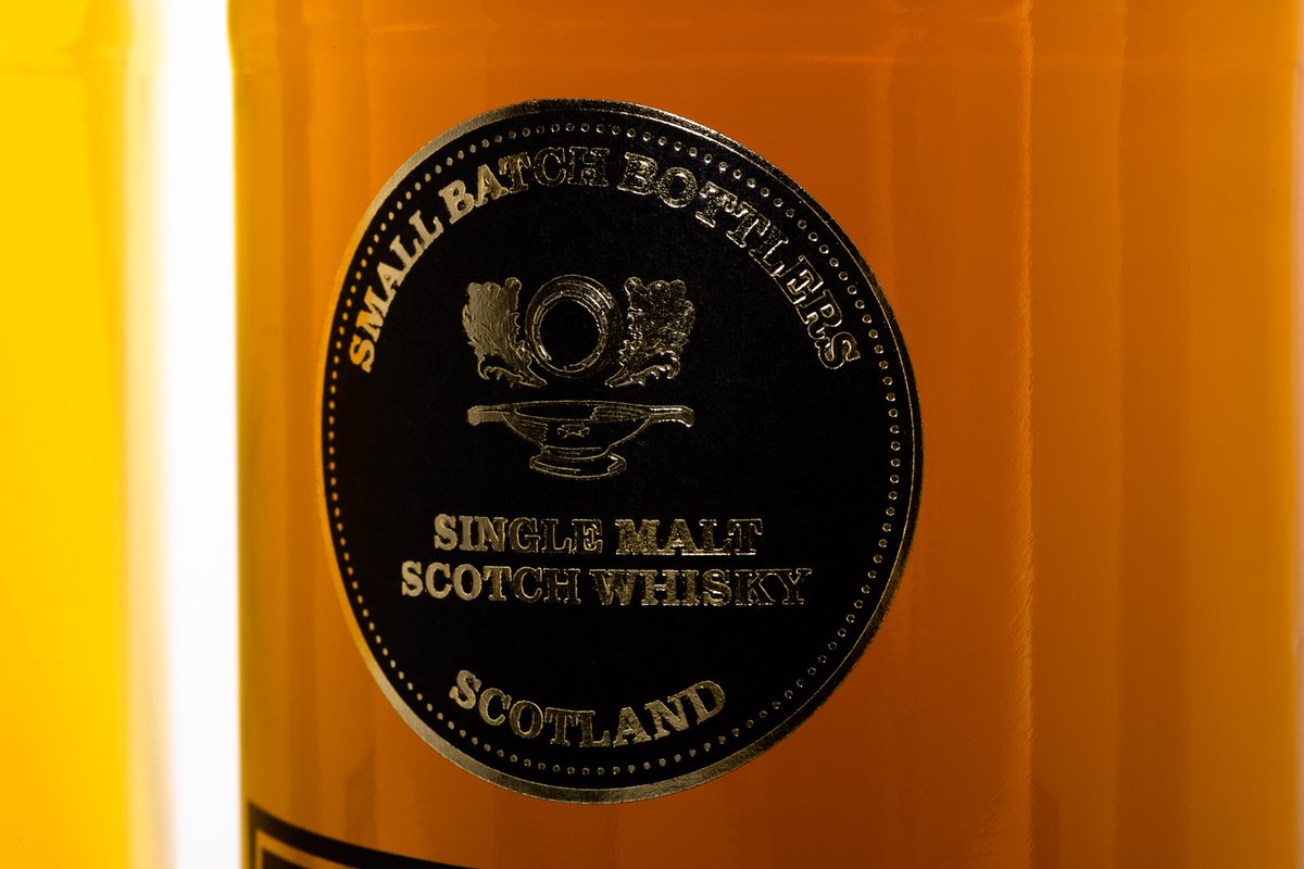 DistillersArt's tweet image. 🥃Our Small Batch Bottlers Scotland range offers an exquisite series of #singlemalts carefully selected by our expert whisky curator. All #singlecasks and all #caskstrength.

Explore the range here 👉 distillersart.com/product-catego…

#limitededition #independentbottlers #Scotland