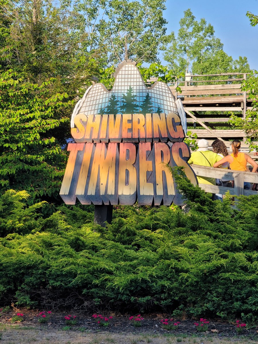 CoasterCat112's tweet photo. Thoughts on Michigan's Adventure? 
Went for Shivering Timbers but loved the park. The Waterpark is great too. Everyone needs to give it a chance 

#Rollercoaster #cedarfair #rides https://t.co/srWgKr1vgK