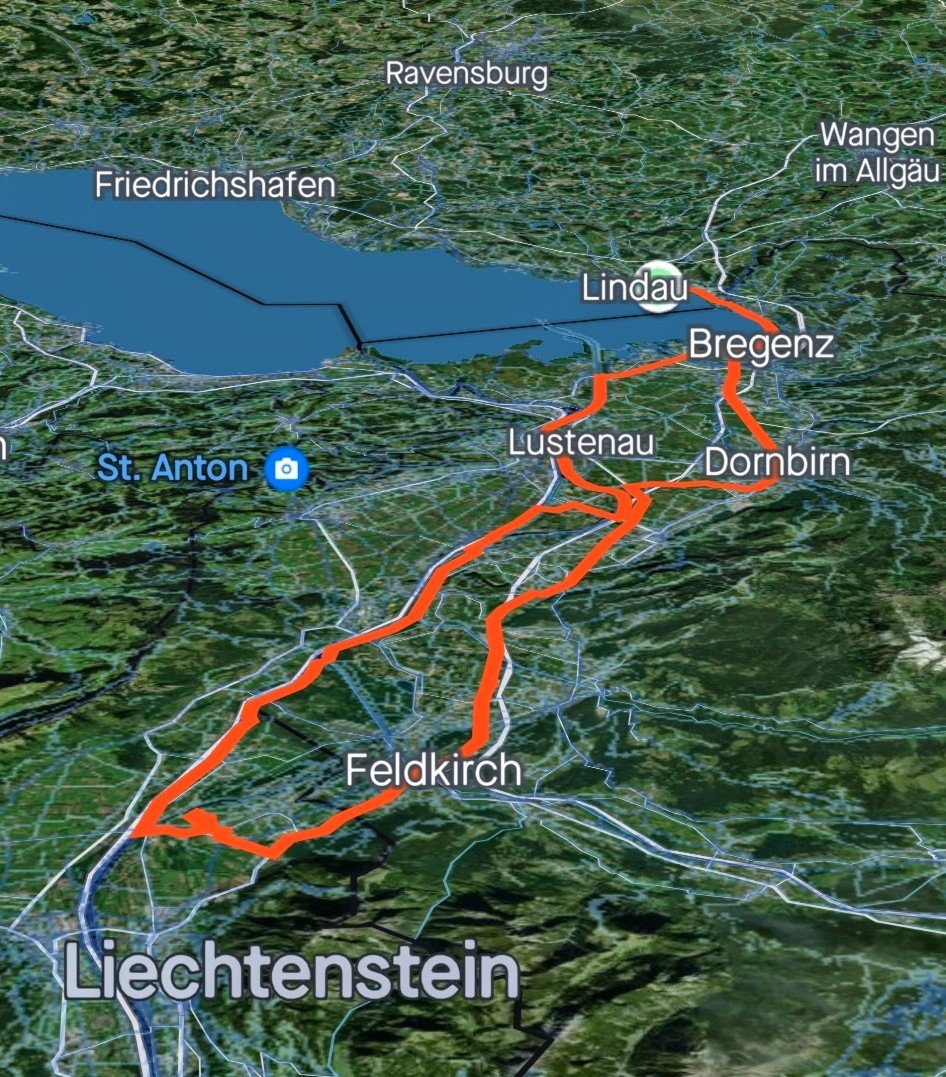 After a day of great talks at #LINO23 I got on the bike with a mission: to bring the #Lindau spirit to the people of Lichtenstein! They brought me water, which was probably more appreciated..

Beautiful country, nice people, not enough #NMR magnets. 8/10, would visit again.