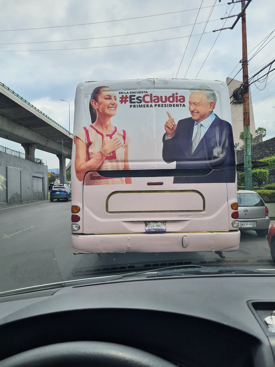 JuanRamonVeneg2's tweet photo. Esto es publicidad presidencial clara en tiempos donde no está permitido. Como ciudadano me da coraje que el poder se pase las normas por el arco del triunfo... siendo del edomex esperaba un respiro de la política y con tristeza veo que el mar de publicidad no va a terminar https://t.co/EkVkIUTvUH